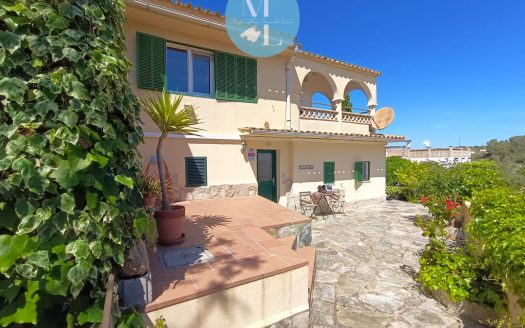 Doppelhaushälfte in Cala Romantica mit Weitmeerblick zu verkaufen