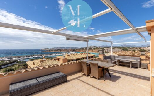 Exclusivo ático con vistas al mar y azotea en Port Adriano