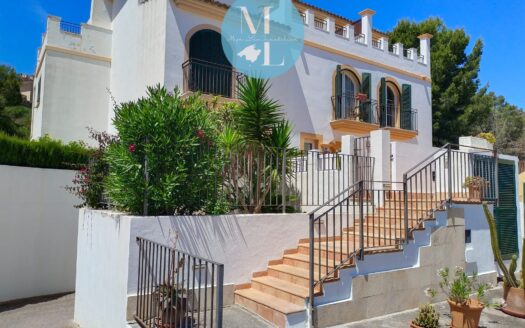 Stilvolles Eck-Reihenhaus in Camp de Mar – Mediterranes Wohnen auf höchstem Niveau