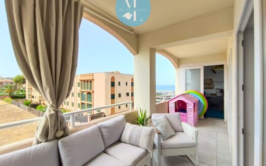 Modern renovierte Wohnung mit Meerblick in Port Adriano