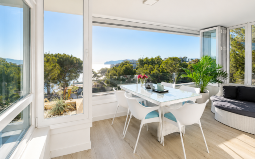 Grosszügige Wohnung mit traumhaften Meerblick in Nova Santa Ponsa